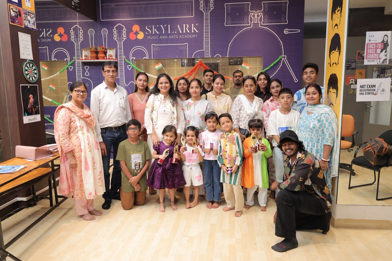 Skylark students, parents and faculty